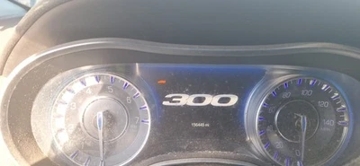 Cuadro medidor velocímetro 300 OE 2016 156 k millas Chrysler Foto 1 de 4