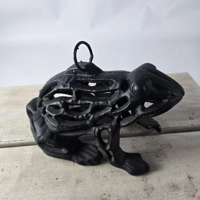 De colección Hierro Fundido Rana Japonesa Jardín Linterna Zen Candelabro Escultura Usado en Excelente Condición Foto 1 de 4