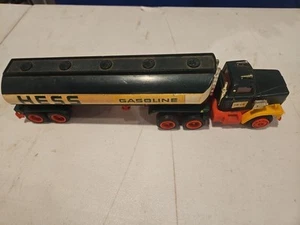 1977 HESS TANKLASTWAGEN / Teile - Bild 1 von 8