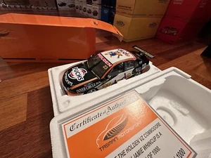 1/18 80565 HOLDEN COMMODORE VZ 2005 #23. DODO (1/1000) WHINCUP, JAMIE - Picture 1 of 2