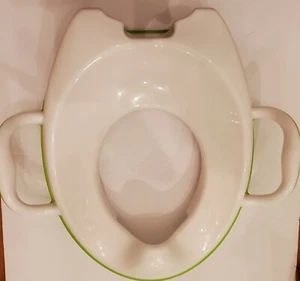 Munchkin Sturdy Potty Seat, Green - Picture 1 of 2