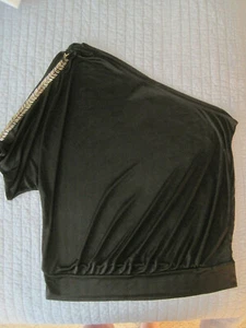 BLUSA DE HOMBRO NEGRA DE UNA CUENTA MODA INTERNATIONAL L NUEVA - Imagen 1 de 1