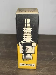 XE-8 com. vintage champion spark plug with box - Picture 1 of 7