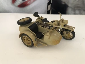 modellino bmw R-75 afrika korps polistil sidecar - Foto 1 di 6