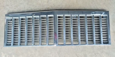 Mercury Grand Marquis 1979-1987 parrilla LOC-154 Foto 1 de 4