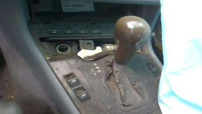Shifter 330CI     2006 Transmission Shift 30344130 Foto 1 de 4