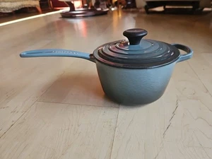 Le Creuset 16 signature saucepan 1.5 QT Artichaut - Picture 1 of 15