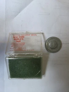 MEDAGLIA FIERA MONDIALE NEW YORK ART CO 1964 1965 MEDAGLIA RICORDO UFFICIALE - Foto 1 di 4