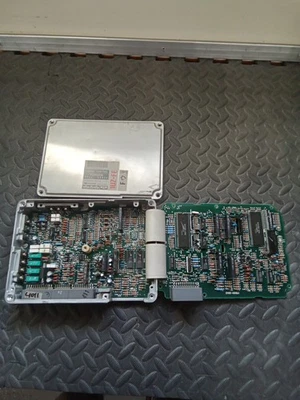 OEM 1990-1992 Lexus LS400 ECM Engine Computer | 89661-50032 - Imagem 1 de 4