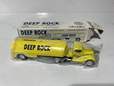 ERTL #9983 - Deep Rock 1937 Ford Tractor/Tanker Bank Limited Edition Die-Cast - Image 1 of 2