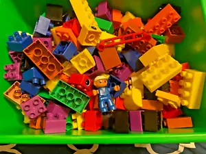 VINTAGE LEGO BLOCKS 275 PIECES WITH BOX 3 YEARS OLD AND UP - Picture 1 of 3