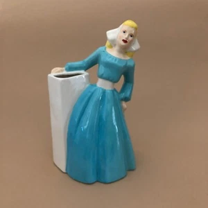 Weil Ware of California, 10” Art Pottery VINTAGE Lady Figurine Vase #4052 - Picture 1 of 10