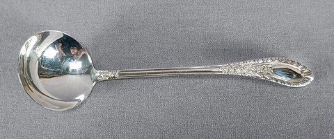 Manchester Silver Gadroonette Pattern Sterling Silver 5 5/8 Inch Ladle C. 1938 Cover