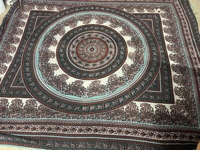 Urban Outfitters 97" x 79" Medallón Tapiz Algodón Azul Borla Flecos 2 Agujeros* Foto 1 de 4