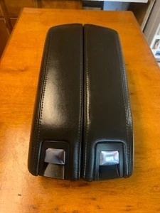 10 - 16 Lincoln MKT Center Console Lid Sliding Dual Armrests Black Leather - Picture 1 of 17