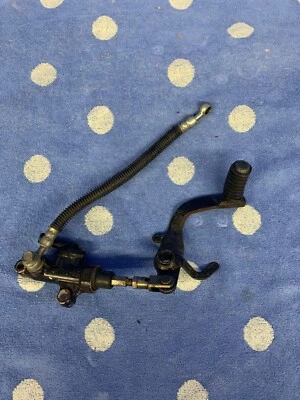 Yamaha RZ350 RZ 350 OEM Palanca de freno trasera derecha cilindro maestro líneas de freno piezas Foto 1 de 4