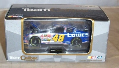1:64 TEAM CALIBER OWNERS 2002 #48 LOWES JIMMIE JOHNSON ROOKIE STRIPES HOTO  - Image 1 of 4