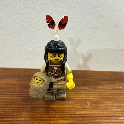 Lego 71011 Minifiguras Serie 15 Mujer Tribal Nativo Americano Papoose Bebé  Foto 1 de 2