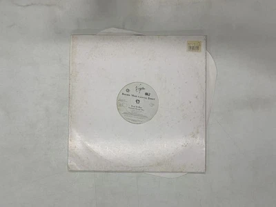 Beenie Man Featuring Joe Feel It Girl US 12inch [58905ER] - Image 1 of 2