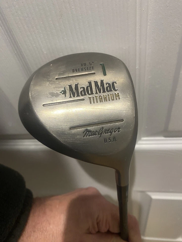 MacGregor Titanium Madmac Right Hand Driver 10.5 Degrees Reg Graphite Club. - Image 1 of 4