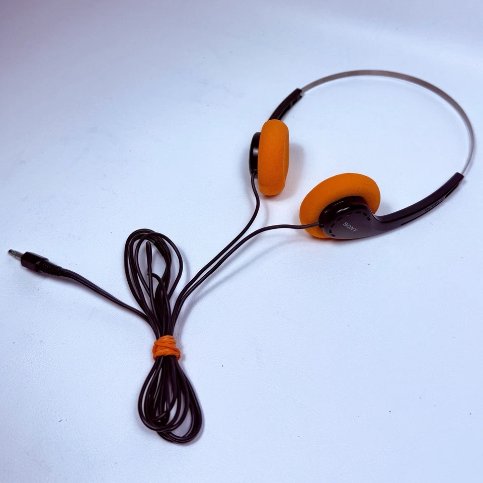 Cuffie Walkman Sony MDR-006 con cuscinetti arancioni | Guardiani della Galassia - Immagine 1 di 4