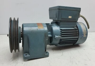 Motorreductor en línea Abm G71/3D56C-4 .18kw 230/460V 3Ph 13.8:1 113 Rpm Foto 1 de 4