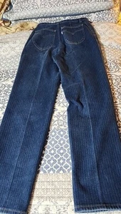 *VINTAGE* Womens Levis white tab mom jeans 12X31 waist 1960s Gal blue denim - Picture 1 of 17