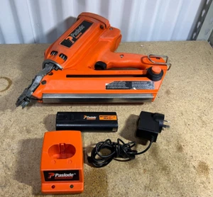 PASLODE IMPULSE NAIL GUN. WITH BATTERY, CHARGER & POWER SUPPLY - Picture 1 of 18