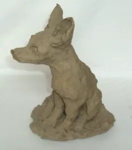 SCULTURA ASTRATTA DI VOLPE SEDUTA ~ STATUA ARTE ARGILLA ~ pezzo firmato - Foto 1 di 7