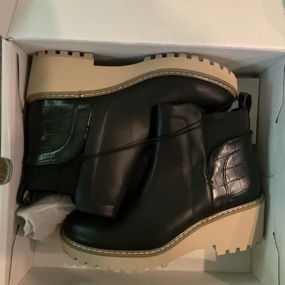 Dolce Vita Ladies Chelsea Black Boots, Style: RANCHER Size 7 Slip On - Image 1 of 4