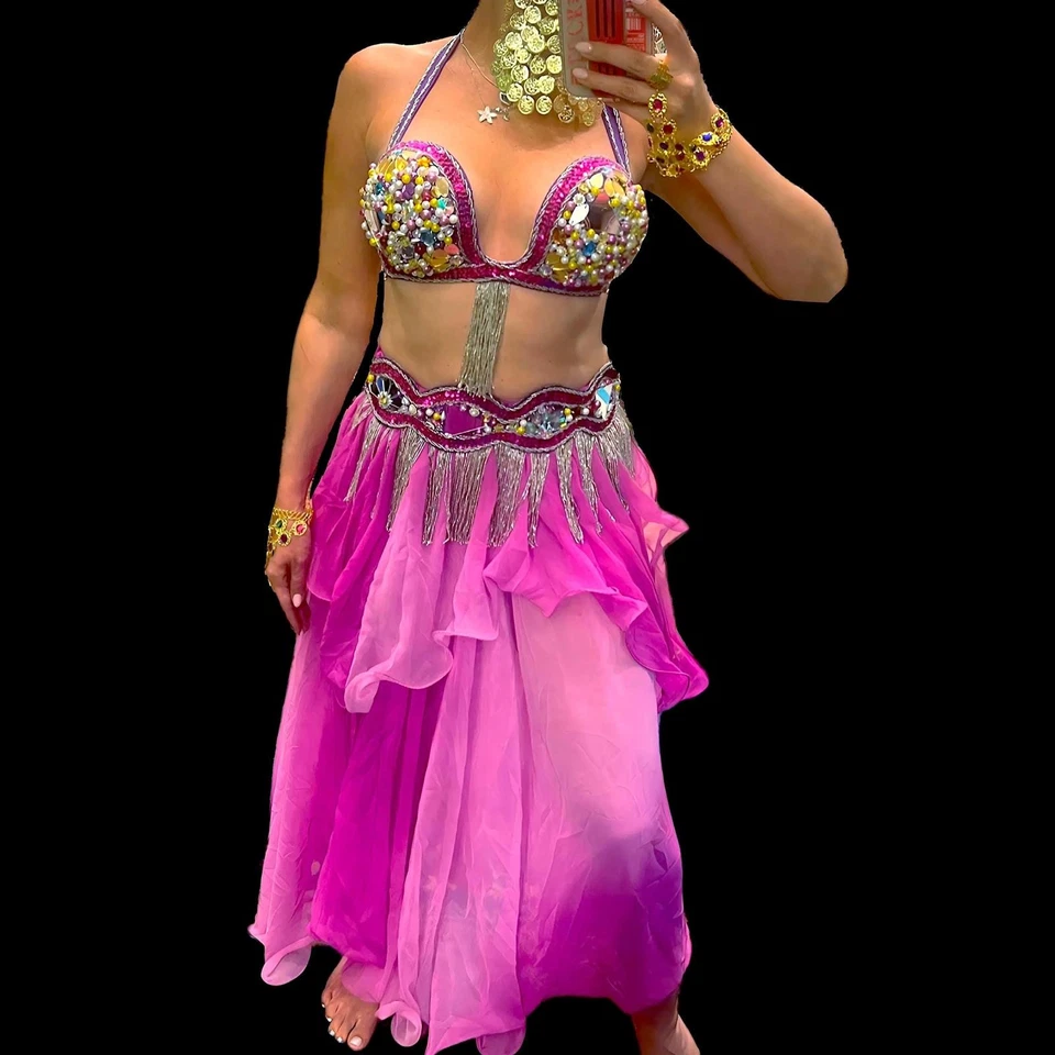 Disfraz de danza del vientre de cristal hecho a mano: traje de festival rojo y dorado Foto 1 de 4