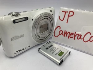 Ottima fotocamera digitale Nikon COOLPIX S6600 colore bianco 16,0 MP 2041 - Foto 1 di 22
