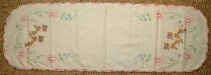 VINTAGE 40" RUNNER EMBROIDERED DOGS CROCHET PINK EDGE MULTICOLOR - Picture 1 of 4