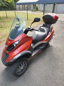 Motorroller Piaggio - Bild 1 von 11