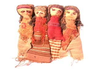 4 figure group of Peruvian Pre Columbian Textile dolls - Picture 1 of 3