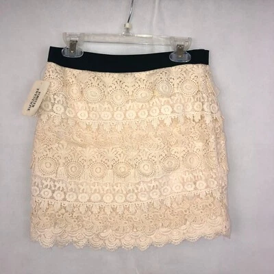 Minifalda de encaje blanco crema Forever 21 talla S Foto 1 de 4