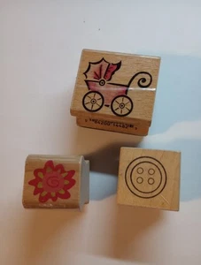 Set mit drei Gummistempeln Baby Buggy Blume und einem Knopf - Bild 1 von 7