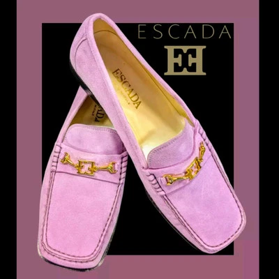 ESCADA вручную мокасины сиреневой лаванды фиолетовый замши золотой эмблемы размер 6 опрятный - Изображение 1 из 4