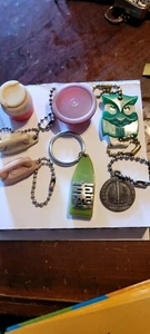 Lot Vintage Keychains - Picture 1 of 9