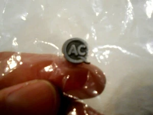 AC Zündkerze Tie Tac/Anstecknadel NOS - Bild 1 von 2