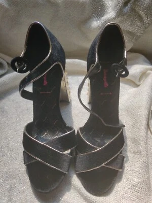 Betseyville JOHNSON  Heartbreaker Velvet / Studded Heeled Sandals Women's SIZE 9 - Изображение 1 из 4