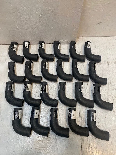 23 Pack of Gates 23235 Premium Molded Radiator Coolant Hoses B3204BI (23 Qty) - Image 1 of 4