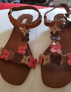 ZENSU Flower Detail Leather Upper Sandals Size 6.5 Excellent condition - Picture 1 of 4
