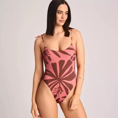 Traje de baño Vitamina A malva oscuro tropical floral cuello redondo 1 pieza -- Talla XS 0-2 Foto 1 de 4