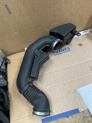 Subaru Impreza Wagon 2.0 2017 2018 2019 tubo de admisión de aire caja de conductos.  Foto 1 de 4