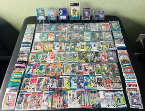 HUGE FOOTBALL CARD LOT Jersey PATCH AUTO RC PRIZM Patrick Mahomes Jayden Daniels - Imagen 1 de 8