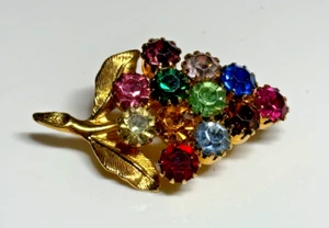 Vintage Brooch Gold Tone Metal Multicolour Rhinestone Grape Design - Picture 1 of 8