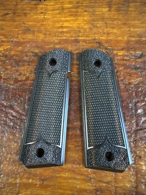 Beautiful Altamont Checkered Grips For Colt 1911 Government Models. (656) - Image 1 of 4
