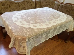 Heritage Lace Ivory Rectangular Polyester Tablecolth Snowman Family 60 x 82 (67) - Picture 1 of 2
