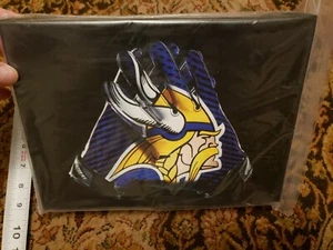 Minnesota Vikings Football Fan Memorable Gloves Canvas Picture 11x8 inches - Picture 1 of 4
